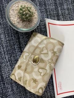 ゆかり様専用  COACH  ハート柄キーケースのサムネイル
