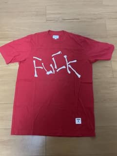 か*ン様 SUPREME レッド 骨デザインTシャツ Mサイズのサムネイル