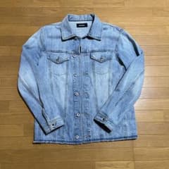 DIESEL ライトブルーデニムジャケット ダメージ加工のサムネイル