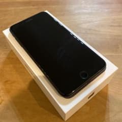 iPhone 7 Plus Jet Black 128 GB SIMフリーのサムネイル