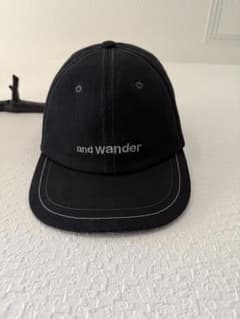 and wander ベースボールキャップ ブラック