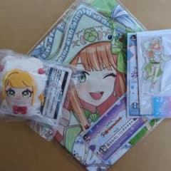 E賞きららいずマスコット　H賞アクリルスタンド　F賞バンダナタオルのサムネイル