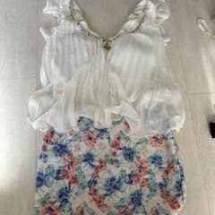 ROBE de FLEURS フリルトップスと花柄スカートセット Sのサムネイル