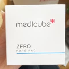新品未開封　メディキューブ ゼロ毛穴パッド 70枚のサムネイル