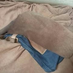 本革の鞄のサムネイル