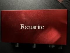 Focusrite Scarlett 2i2 オーディオインターフェイス