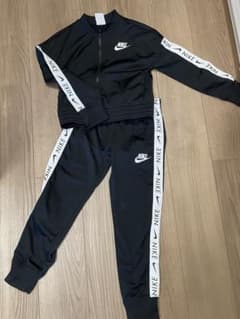 NIKE 女の子　ジャージ　上下セットのサムネイル