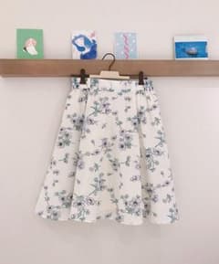 【花柄スカート】のサムネイル