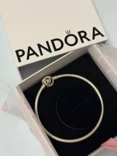 PANDORA ブレスレット ローズモチーフ ストーン付きのサムネイル