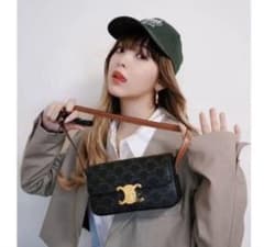 ZARA クロップドジャケットのサムネイル