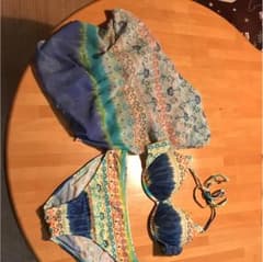 ビキニ  Ｍサイズ パレオ付き♡のサムネイル
