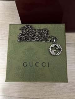 y*a様 GUCCI シルバー ネックレス ロゴペンダントのサムネイル