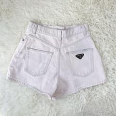PRADA 22ss デニム ショートパンツ 三角 ロゴ プレート 27 S PRADA 22ss デニム ショートパンツ 三角 ロゴ プレート 27 S - メルカリ
