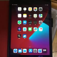 美品　iPad8(第8世代) スペースグレー 32GB Wi-Fiモデルのサムネイル