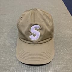 ★レア★ supreme Sロゴ　キャップ　ベージュのサムネイル