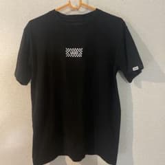 VANS チェッカーボードロゴ ブラックTシャツのサムネイル