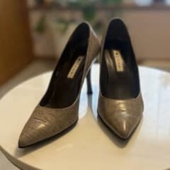 値下げ歓迎！DIANA クロコ型押し ポインテッドトゥ パンプス - メルカリ