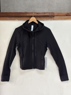 ✨新品未使用✨lululemon✨Defineフード付きクロップ✨No2366 ✨新品未使用✨lululemon✨Defineフード付きクロップ✨No2366 - メルカリ