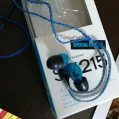 SHURE SE 215のサムネイル