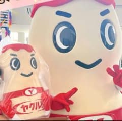 期間限定値下げ♪】ヤクルトマン ぬいぐるみ 約48cm非売品♪ - メルカリ