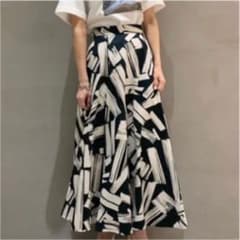 [スナイデル] Sustainaフレアボリュームプリントスカートのサムネイル