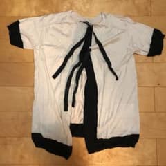 プラダ PRADA ベージュ　黒　カーディガンのサムネイル
