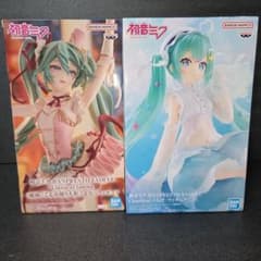 初音ミク フィギュア 2種セット【箱ごと発送】のサムネイル