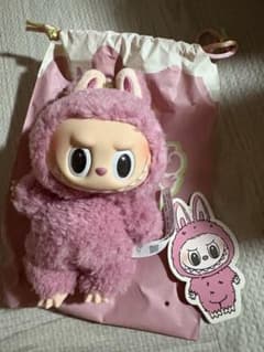 正規品 popmart labubu ラブブ マカロン lyche berry 正規品 POPMART ラブブ マカロン Lychee Berry - メルカリ