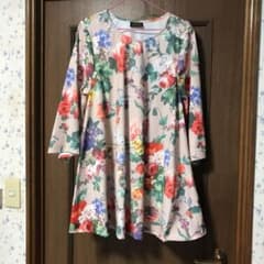 花柄ワンピースのサムネイル