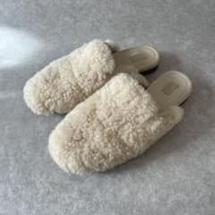 美品UGG ムートン ボア ファー ミュール クリーム色ジャナヤ コージー