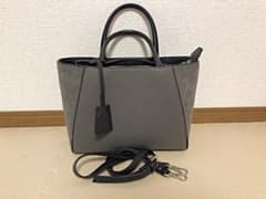 ZARA ハンドバッグのサムネイル