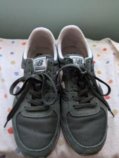 New Balance スニーカーのサムネイル