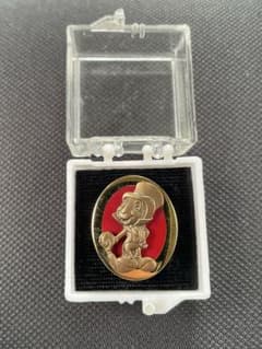 東京ディズニーリゾート　トレーナーピンバッジ　ジミニークリケット 東京ディズニーリゾート トレーナーピンバッジ ジミニークリケット