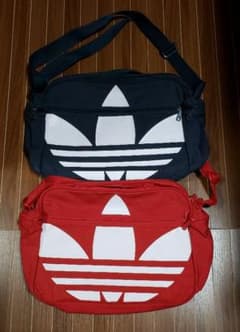 adidasのカバン2個組のサムネイル