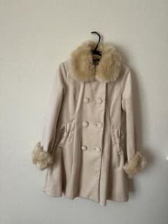 newlyme 夢展望　ベージュ ファー付き ダブルブレストコートのサムネイル