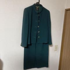 ジャケットスカートのセットアップのサムネイル