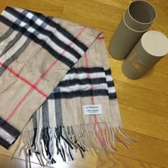 Burberryのマフラーのサムネイル