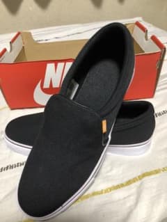 新品未使用NIKE ナイキ コートロイヤルAC スリップ　スリッポンのサムネイル