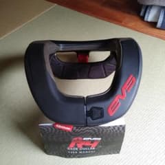 EVS  R4  RACE  COLLAR  (ブラック、大人用)ネックガードのサムネイル