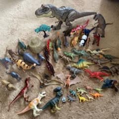 値下げ‼︎恐竜フィギュアセット 約50体 - メルカリ