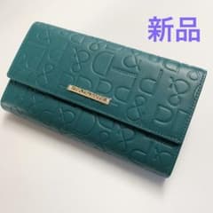 【新品】ピンキー＆ダイアン かぶせ長財布 カヌレ大容量カード入れロゴ型押し現行品 新品】ピンキー＆ダイアン かぶせ長財布 カヌレ大容量カード入れロゴ型