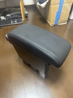 ジムニー JB64 74 USBポート付き アームレスト　類似品最安値のサムネイル