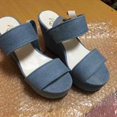 厚底サンダルのサムネイル