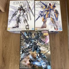 MG νガンダム & V2アサルトバスター ＆ ガンダムMk-V MG νガンダム、V2アサルトバスター、ガンダムMk-V(出品は5月中限り