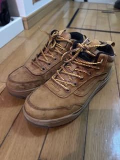 VANS ハイカット防水スニーカー ブラウン　ハイキングや作業のサムネイル