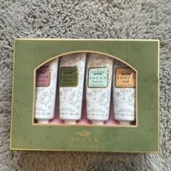 箱入り　TOCCA ハンドクリームセット 45ml×4のサムネイル