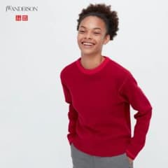 ユニクロjw andersonプレミアムラムクルーネックセーターLサイズレッドのサムネイル