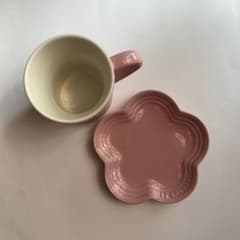 LE CREUSET ル・クルーゼマグカップ&フラワープレートセット（ピンク色）のサムネイル