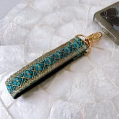 花柄刺繍 スマホハンドストラップのサムネイル