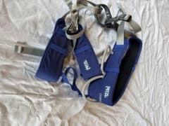 今日だけ！【美品】Petzl 登山用ハーネス CORAX Size65-96cmのサムネイル